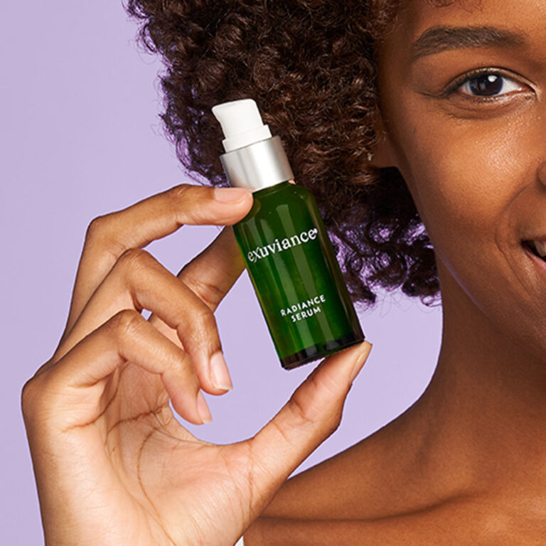 Billede til sociale medier Exuviance Radiance Serum 2