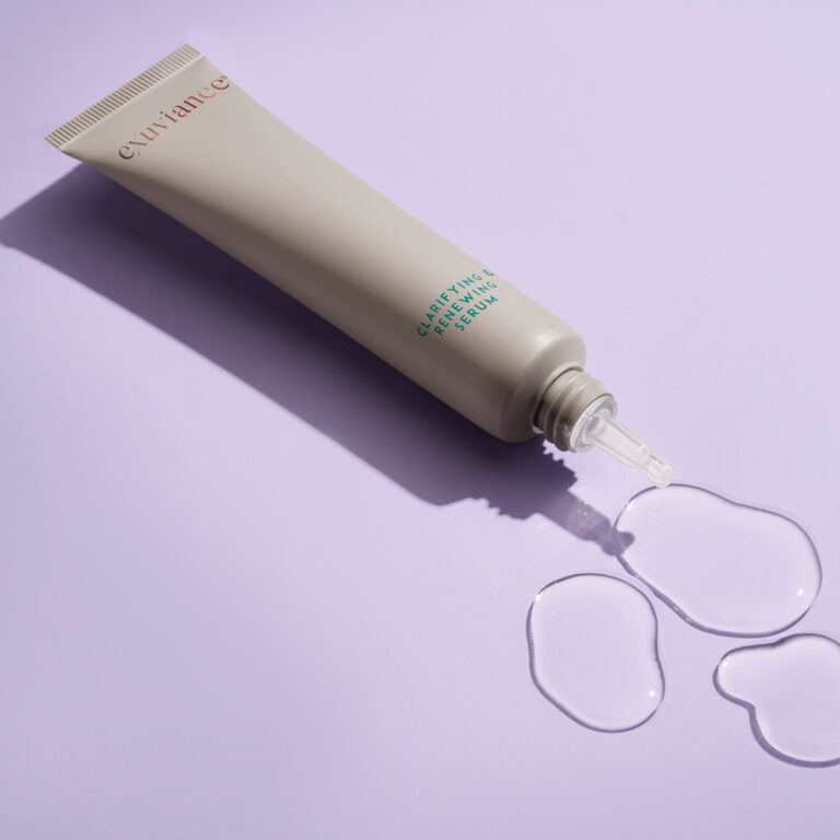 Billede til sociale medier Exuviance Clarifying & Renewing Serum 2