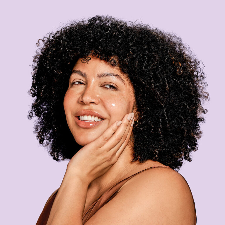 Billede til sociale medier Exuviance Age Reverse Advanced Total Correct Serum 4