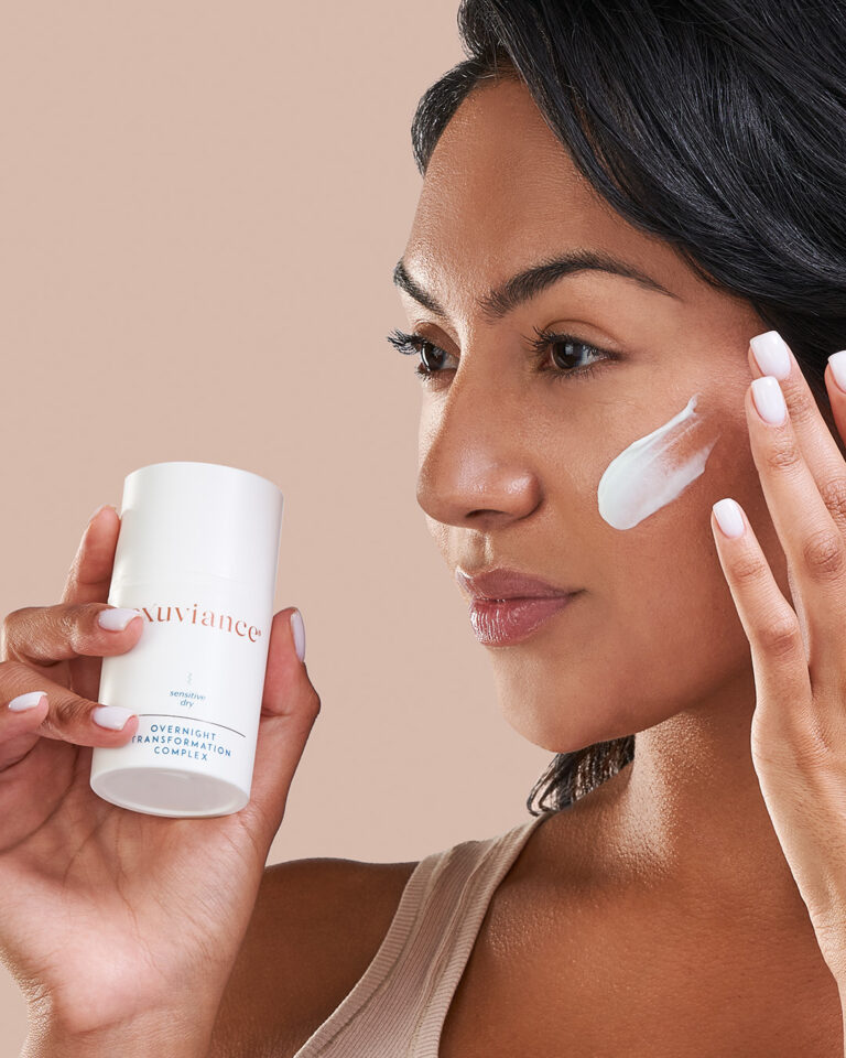 Billede til sociale medier Exuviance Overnight Transformation Complex