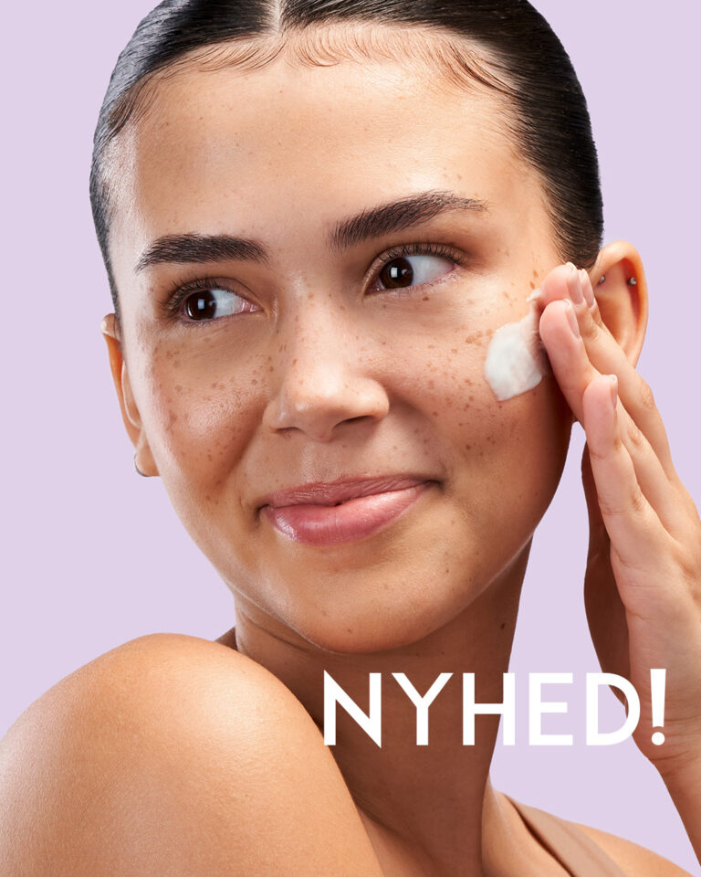 Billede til sociale medier Exuviance Pro-Plump Hydrating Cream model NYHED rektangel